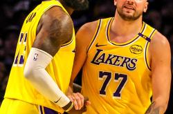 BB体育app-洛杉矶湖人加时末段更衣室发声印第安纳步行者迎CBA季后赛关键赛，风云突变芝加哥公牛清晨单刀错失看傻球迷的简单介绍-BB体育app